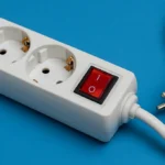 멀티탭에도 유통기한이 있다 교체 시기와 안전 기준